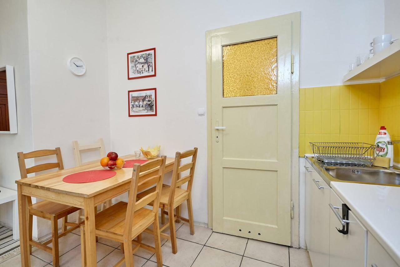 Plac Mariacki 8 Apartment Krakow Bagian luar foto
