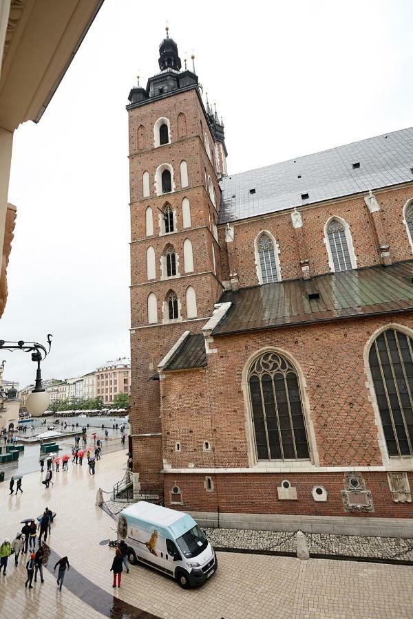 Plac Mariacki 8 Apartment Krakow Bagian luar foto