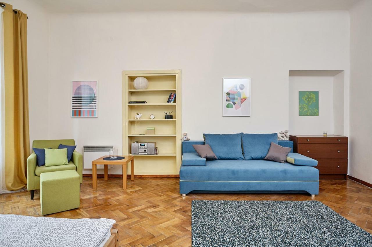 Plac Mariacki 8 Apartment Krakow Bagian luar foto