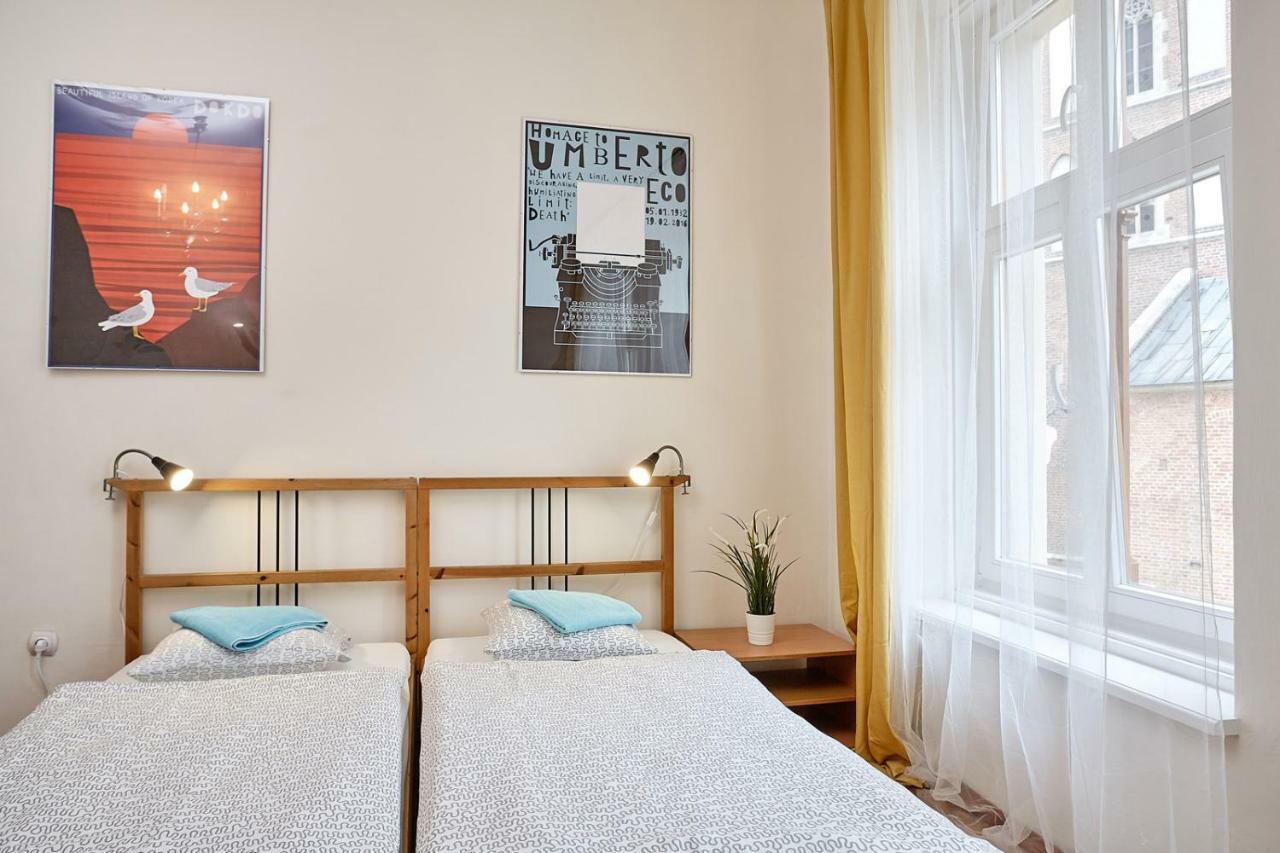 Plac Mariacki 8 Apartment Krakow Bagian luar foto